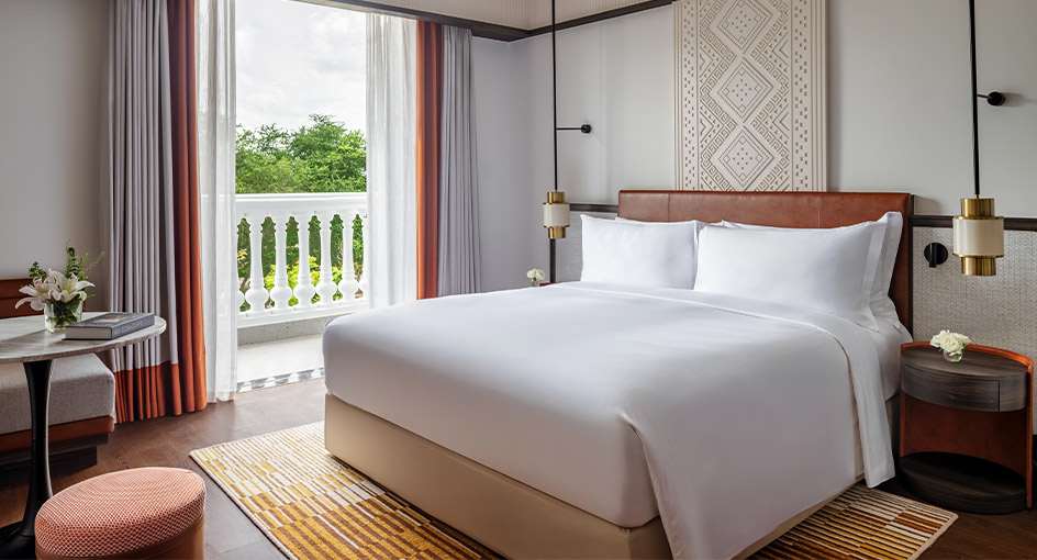 avani lanexang vientiane deluxe room with balcony