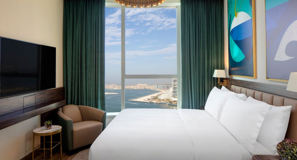 monthly hotel stay apartment in dubai avani palm view