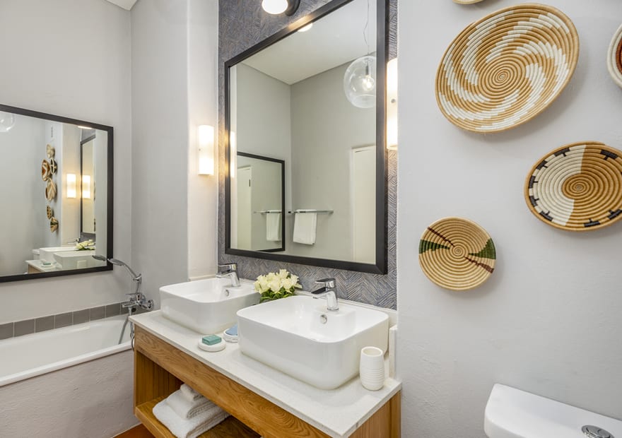 Suite Bathroom
