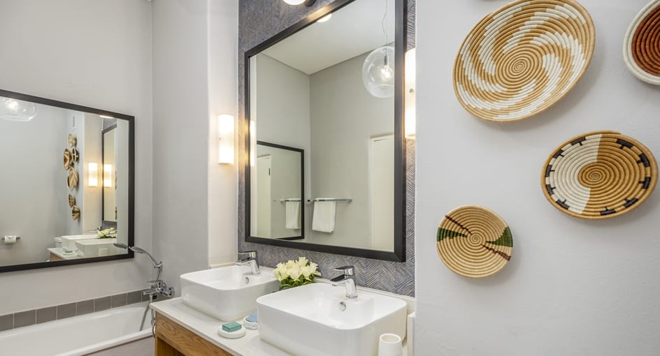 Suite Bathroom