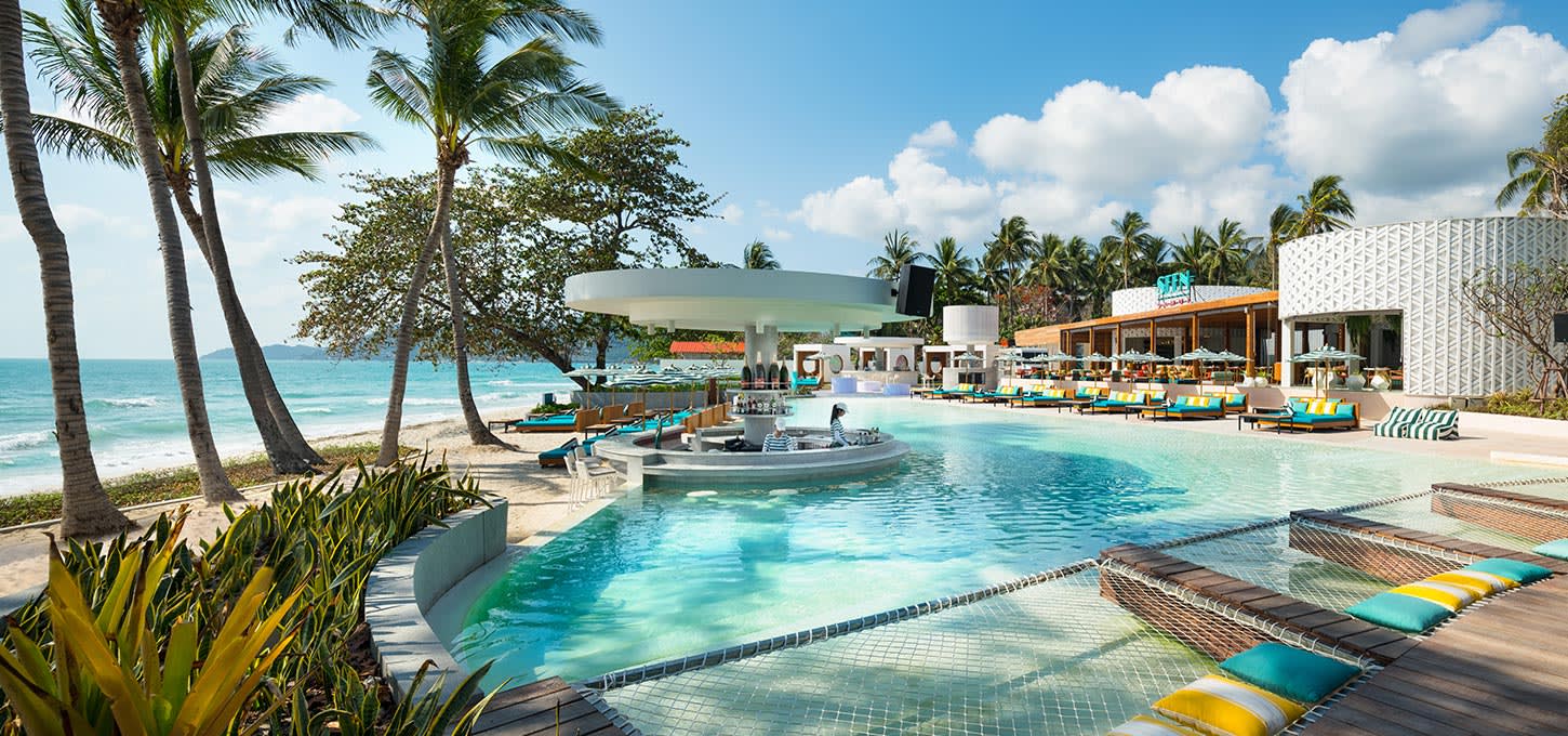 Avani Chaweng Samui Resort Restaurant SEEN Beach Club -5