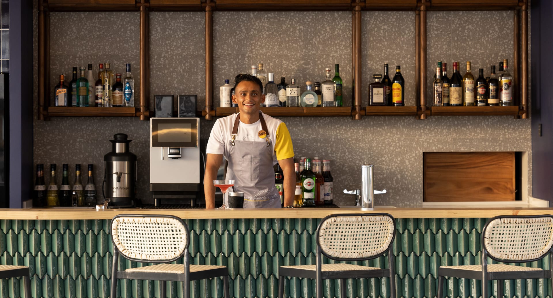 Poolside bar with cocktails and drinks service at Avani+ Fares Maldives