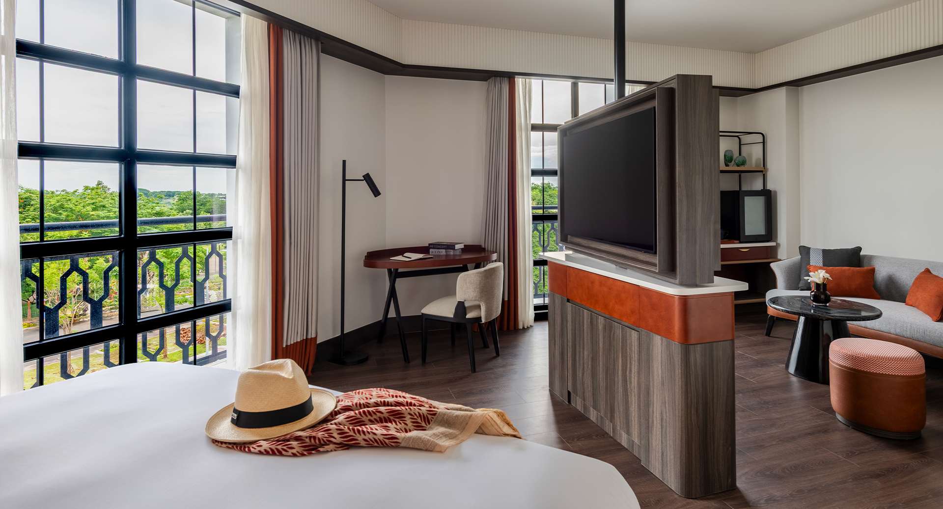 Grand Deluxe Bedroom