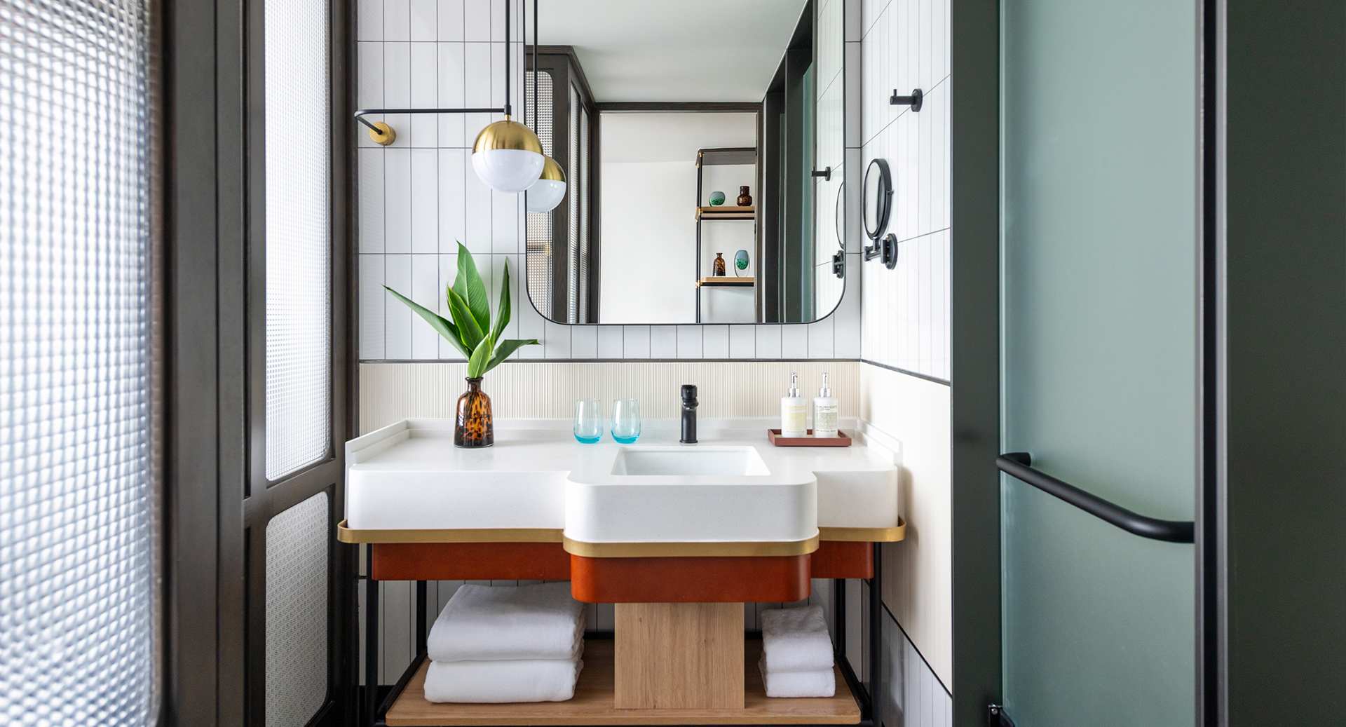 Bathroom at Deluxe Room Avani Plus Lanexang Vientiane