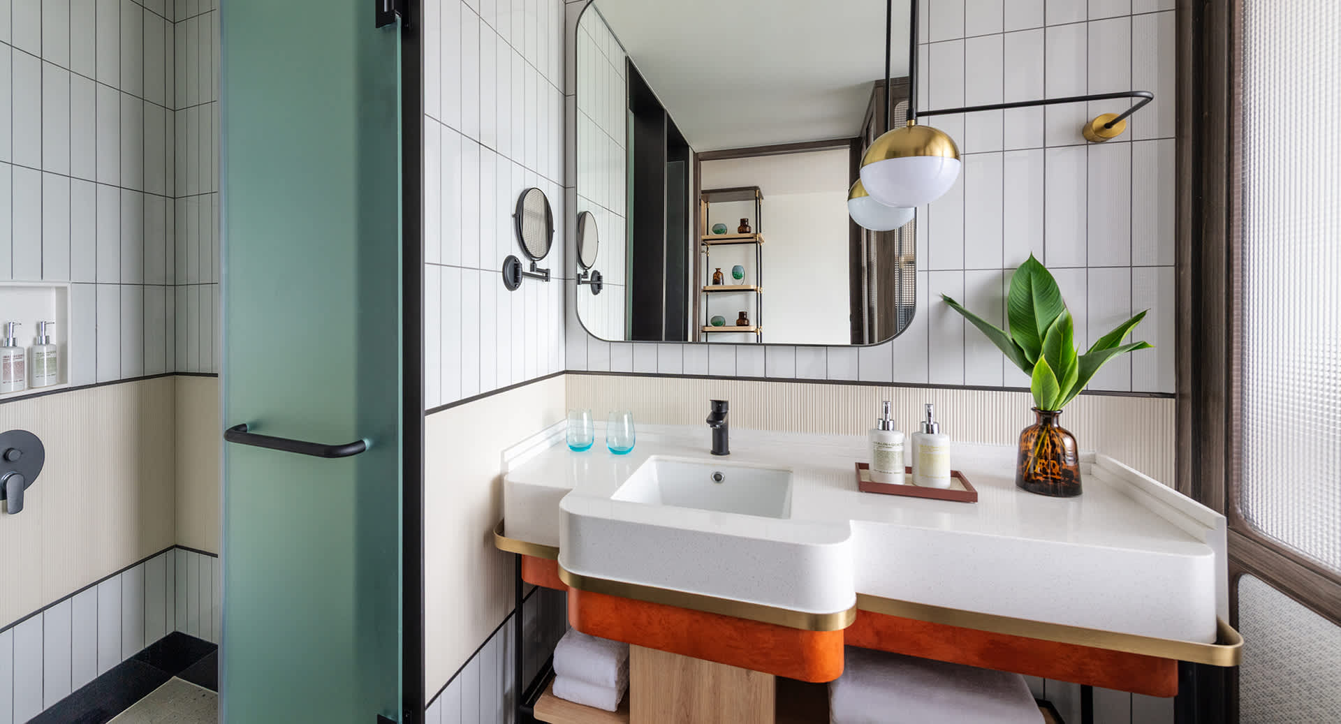 Deluxe Bathroom Avani Plus lanexang Vientiane