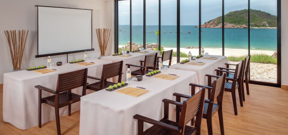 Avani Quy Nhon meetings with beach backdrop