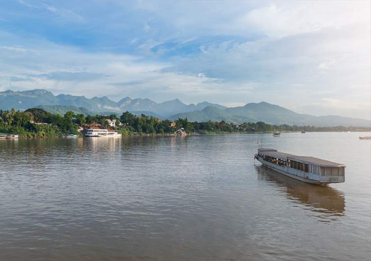 sunset dinner cruise on the mekong