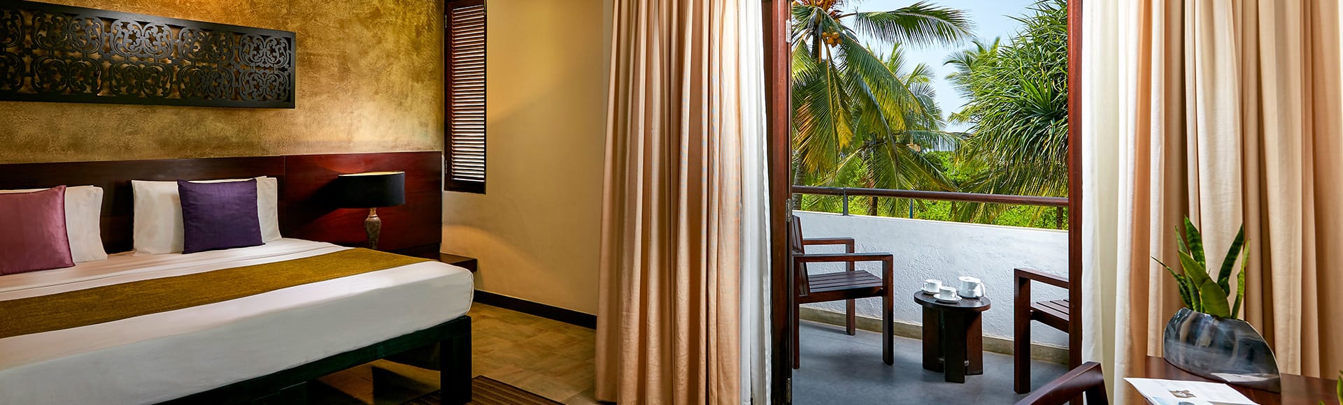 Beach Hotels in Kalutara | Deluxe Ocean View Rooms at ...