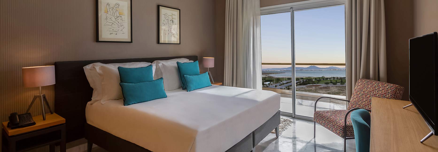 Avani One Bedroom Suite Bedroom at Avani Les Berges du Lac Tunis Suites