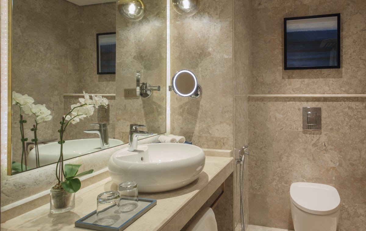 Superior room, bathroom of superior room at Avani Muscat Hotel & Suites, Al Seeb, Oman