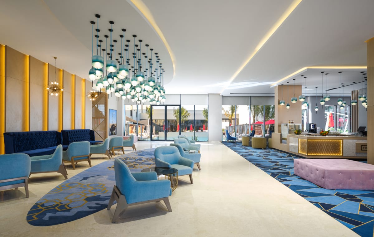 Lobby Reception, Reception at Avani Muscat Hotel & Suites, Al Seeb, Oman