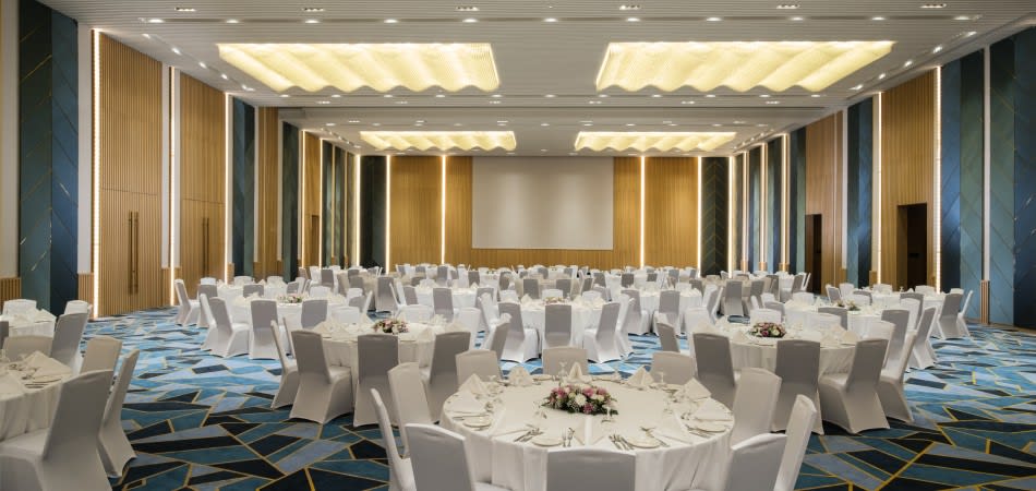 Al Luban Ballroom, modern rooms to host your event the right way at Avani Muscat Hotel & Suites, Al Seeb, Oman