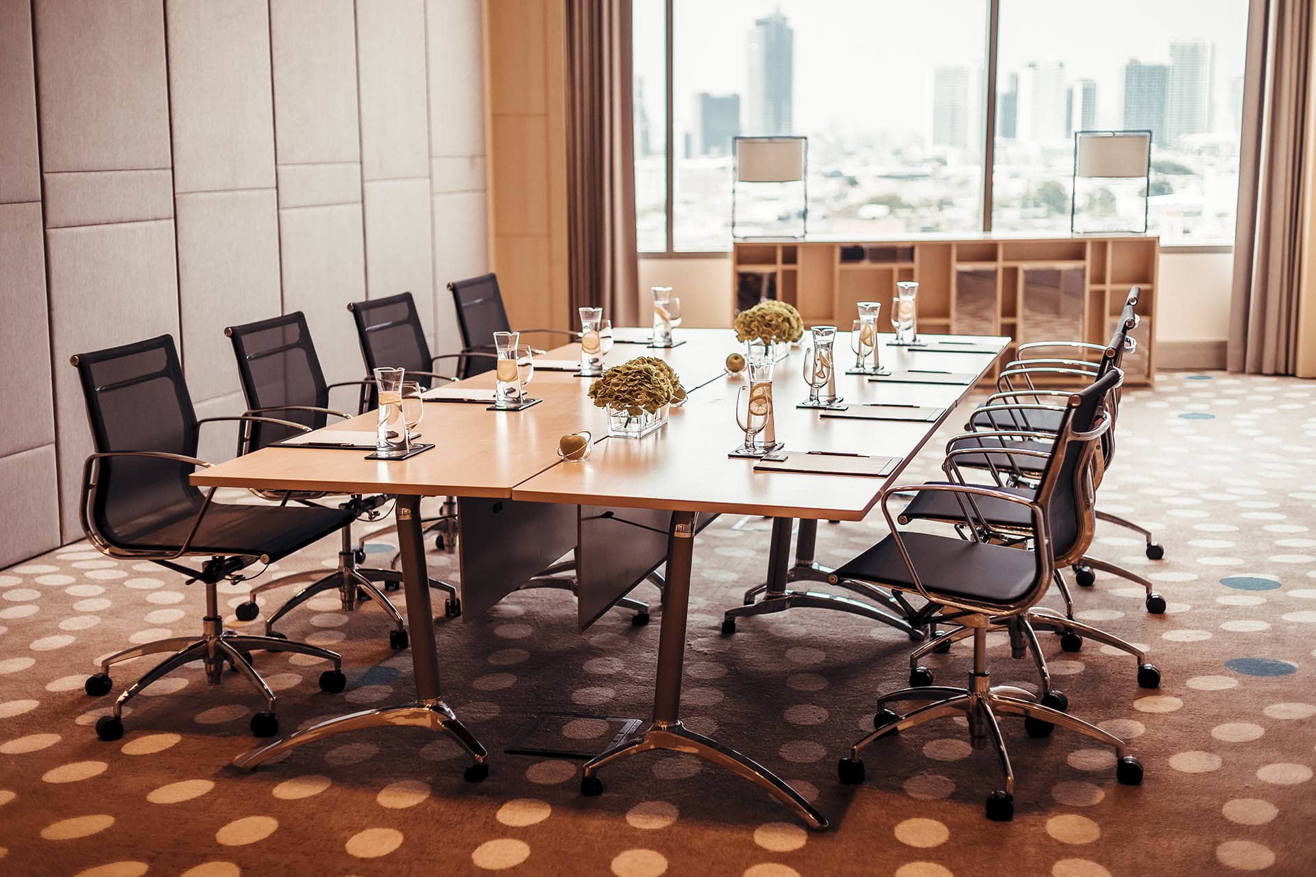 Air meeting room with a boardroom set up