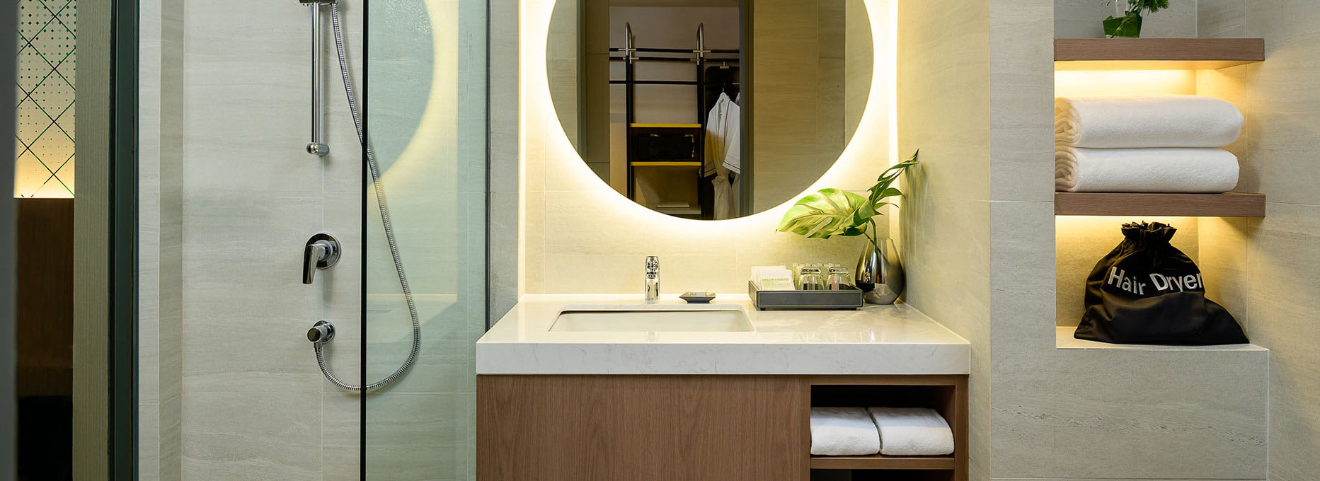 Avani Skyline Room Bathroom